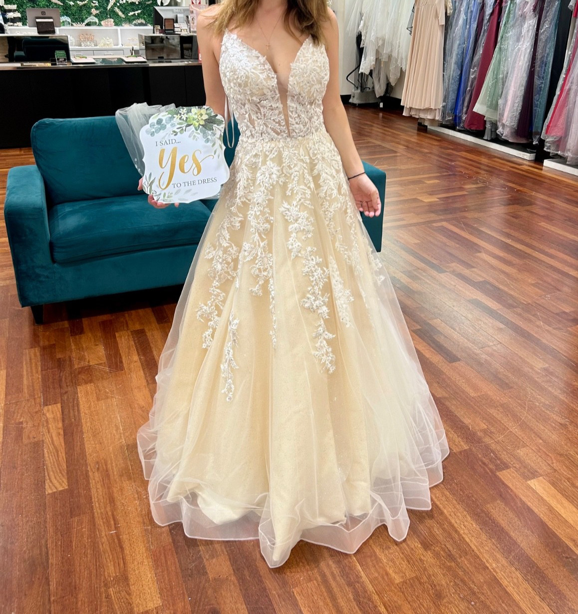 Arden wedding dress size 4 in new condition never used just tried on