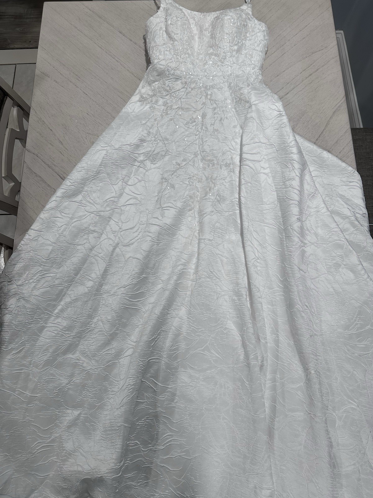 White Sleeveless Scoop Neck Lace Beaded Tulle Ball Gown Full-Length Dress