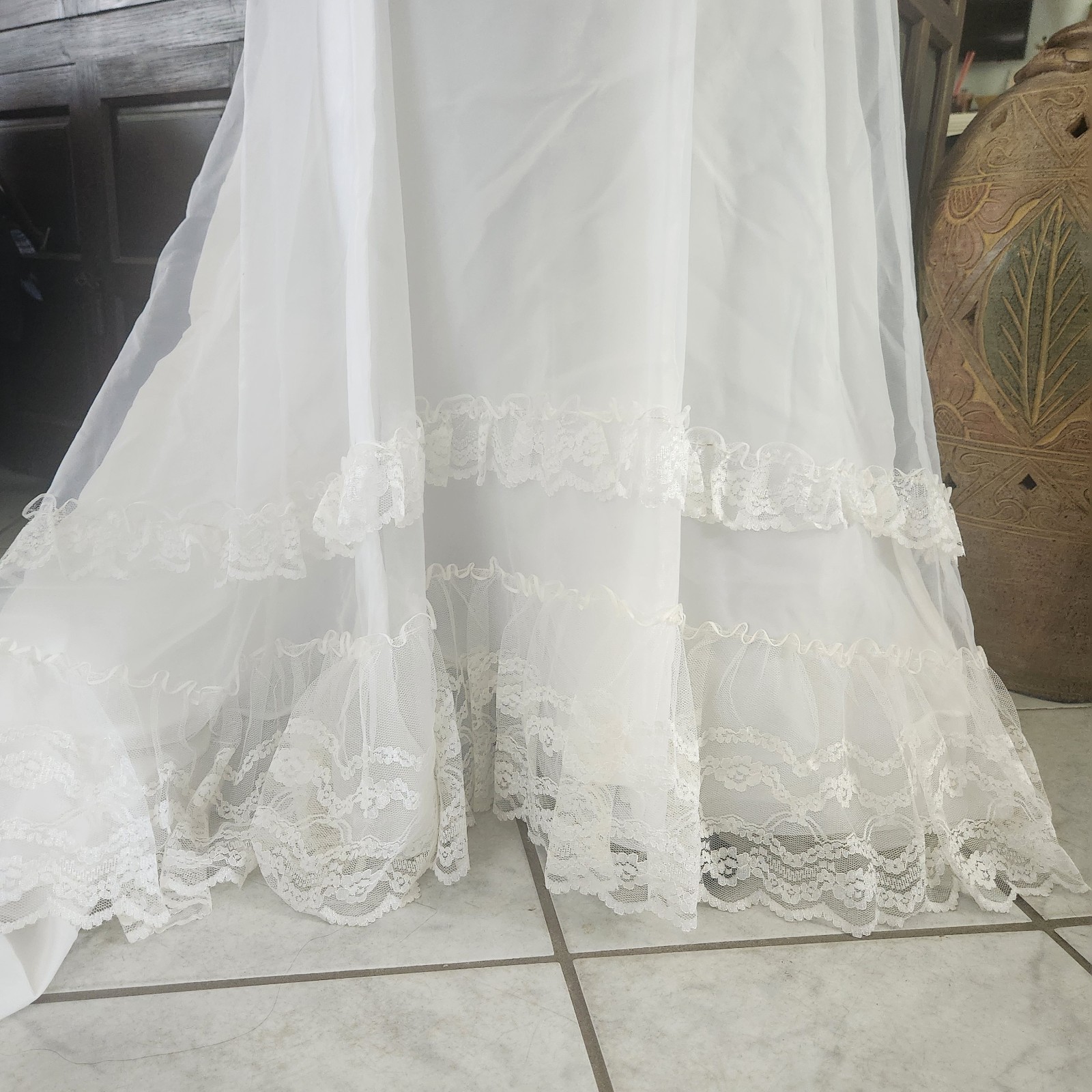 70s Edwardian Style Hi-Neck Puff Sleeve Ruffled Tiered Lace Hem Wedding Dress XS