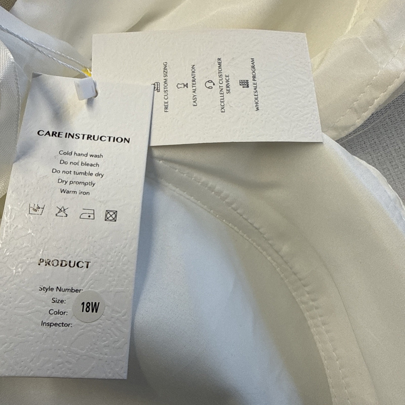 NWT Flowy LS Beach Wedding Dress 18W – a-line, v-neck, lace sleeve & front, sexy