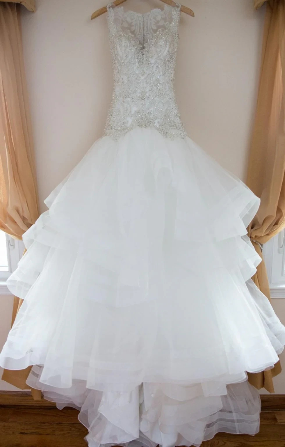 Allure Bridal C405 Wedding Dress Ball Gown 6-10 Mermaid Illusion Ruffles Bling