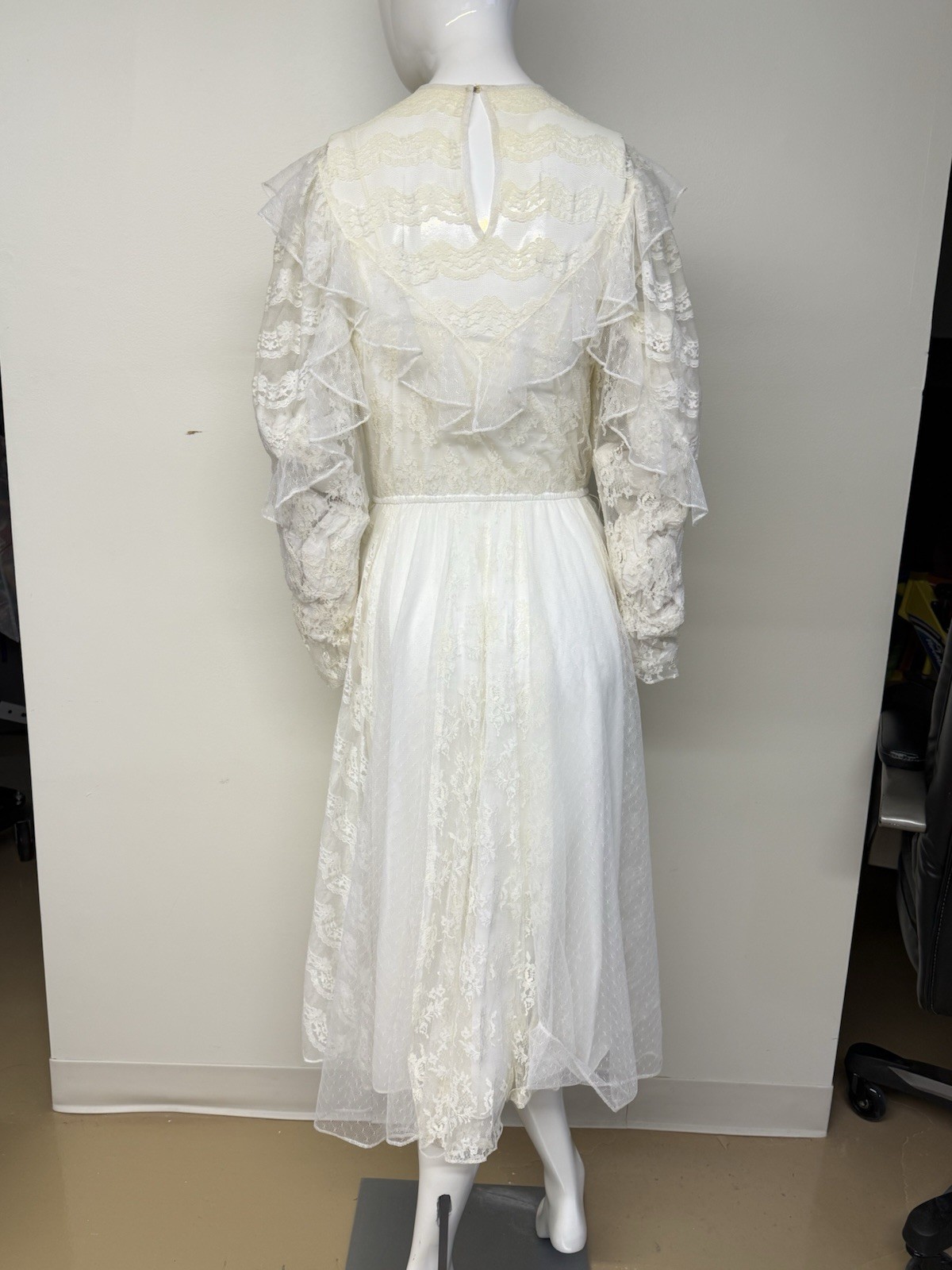 Vintage Wedding Dress Off White Lace Tier Puff Ruffled Sleeve No Tags?