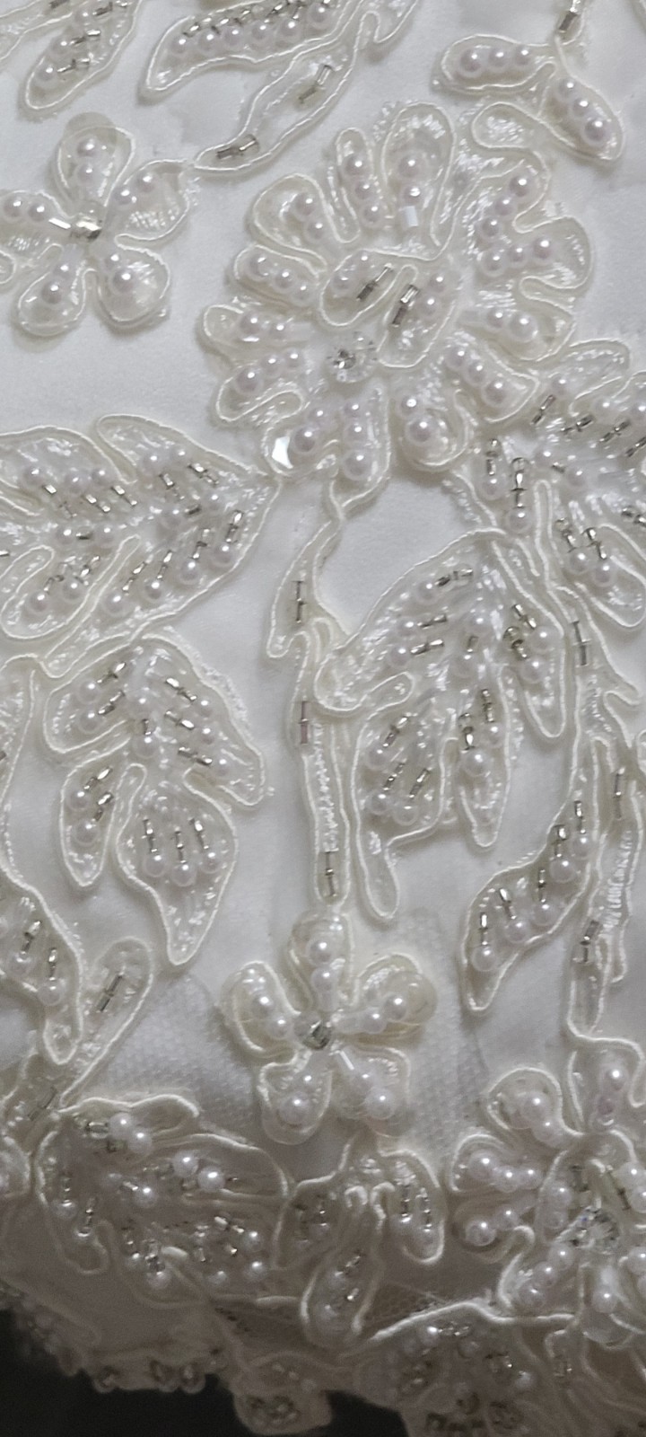 PC Mary’s wedding gown beautiful sweetheart neckline strapless