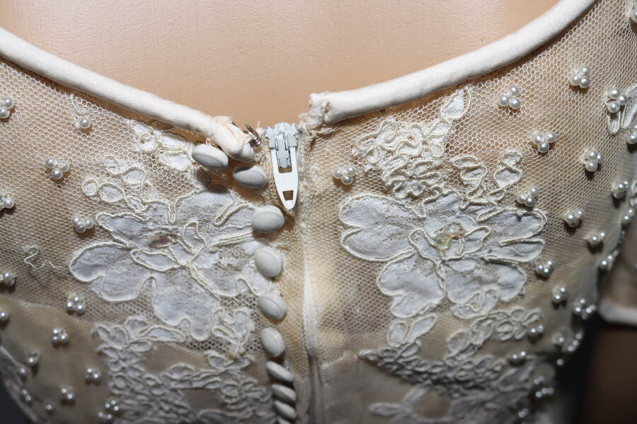Vintage Priscilla of Boston Wedding Gown Dress Ivory