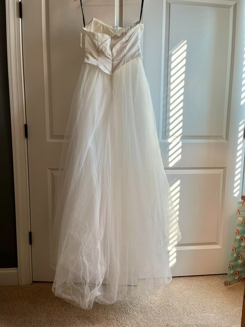 David’s Bridal Strapless Satin and Tulle Ball Gown Size 4 Soft White