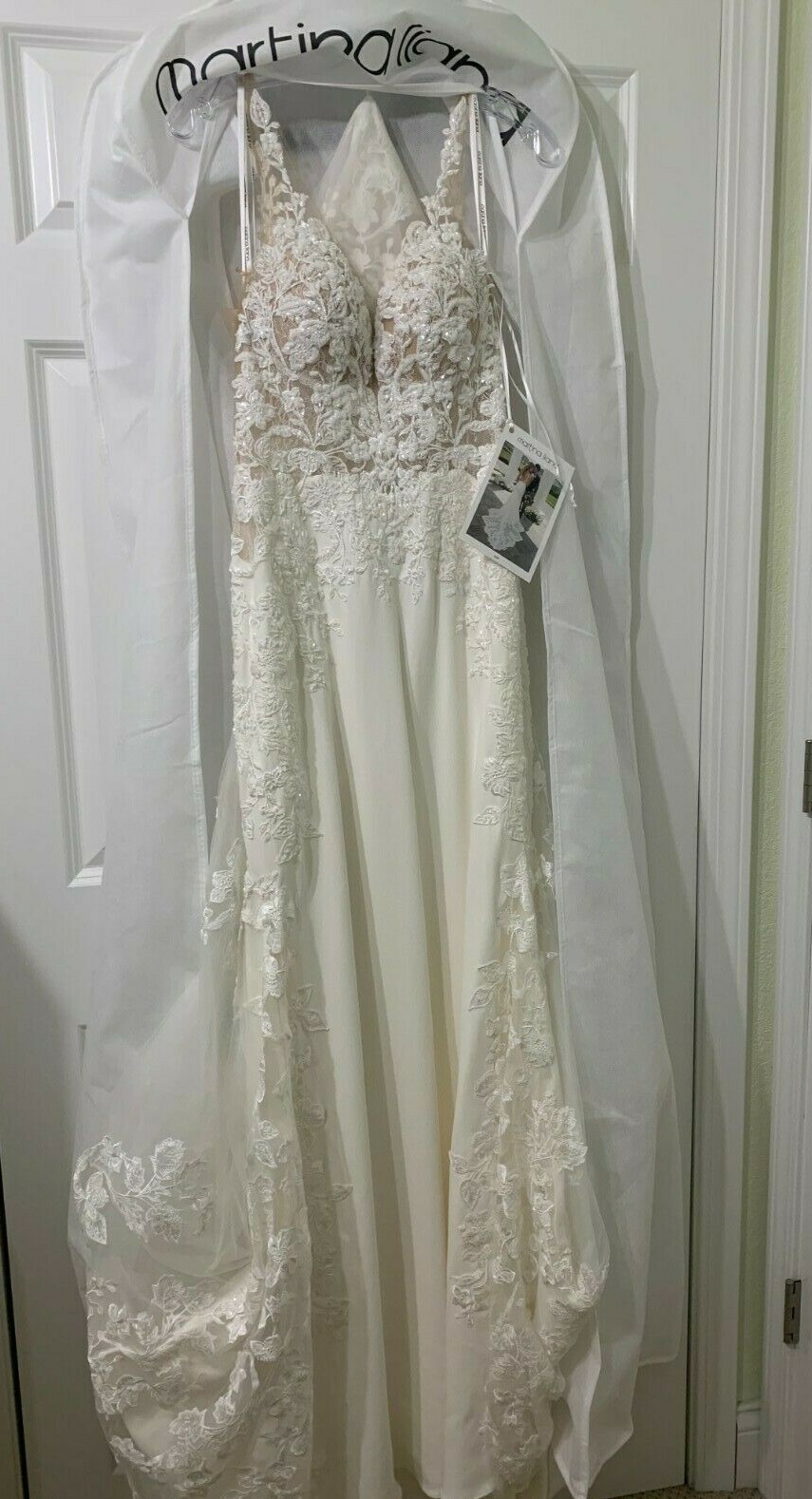  Martina Liana #1059 Wedding Dress Size 8,never worn, non-smoking home