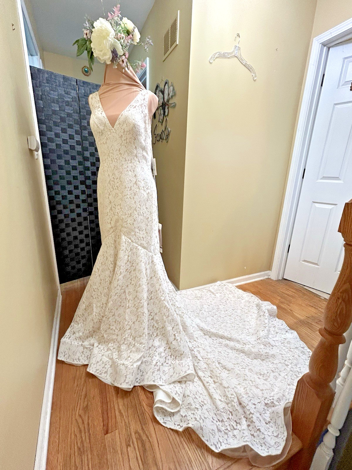 Pronovias Mosaico Wedding Dress Off White Size 12 US