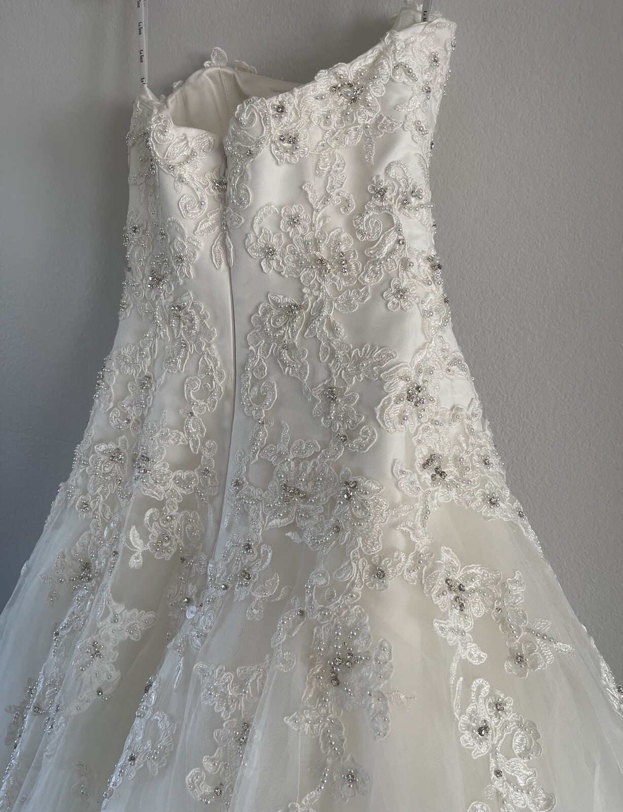 La Soie Bridal Wedding Gown White Tulle Ball Gown Strapless Crystals Beaded US 6