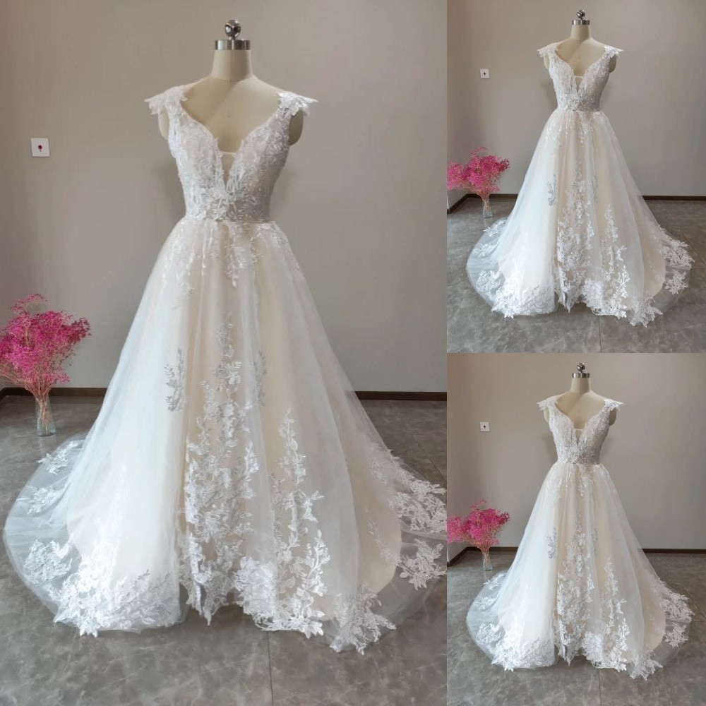 Elegant Wedding Dresses V Neck Lace Appliques Sweep Train Beach Bridal Gowns