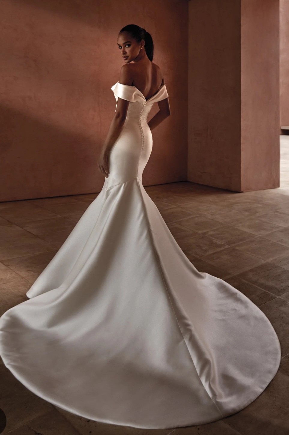 wedding dress Pronovias Avonia size 12 off white