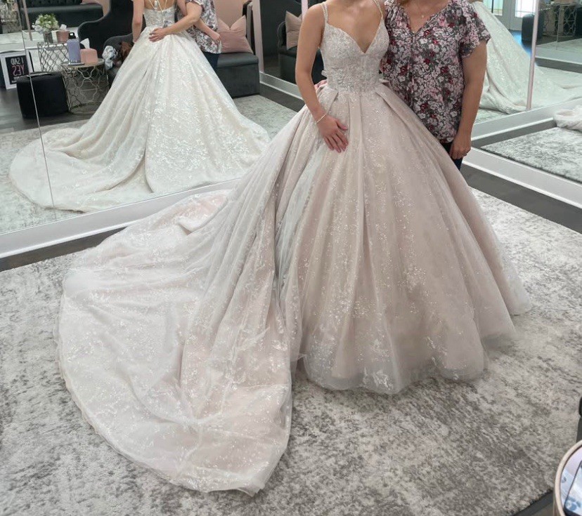 Wedding Dress Ball Gown, Princess, Or quinceañera Essence Of Australia Size 2