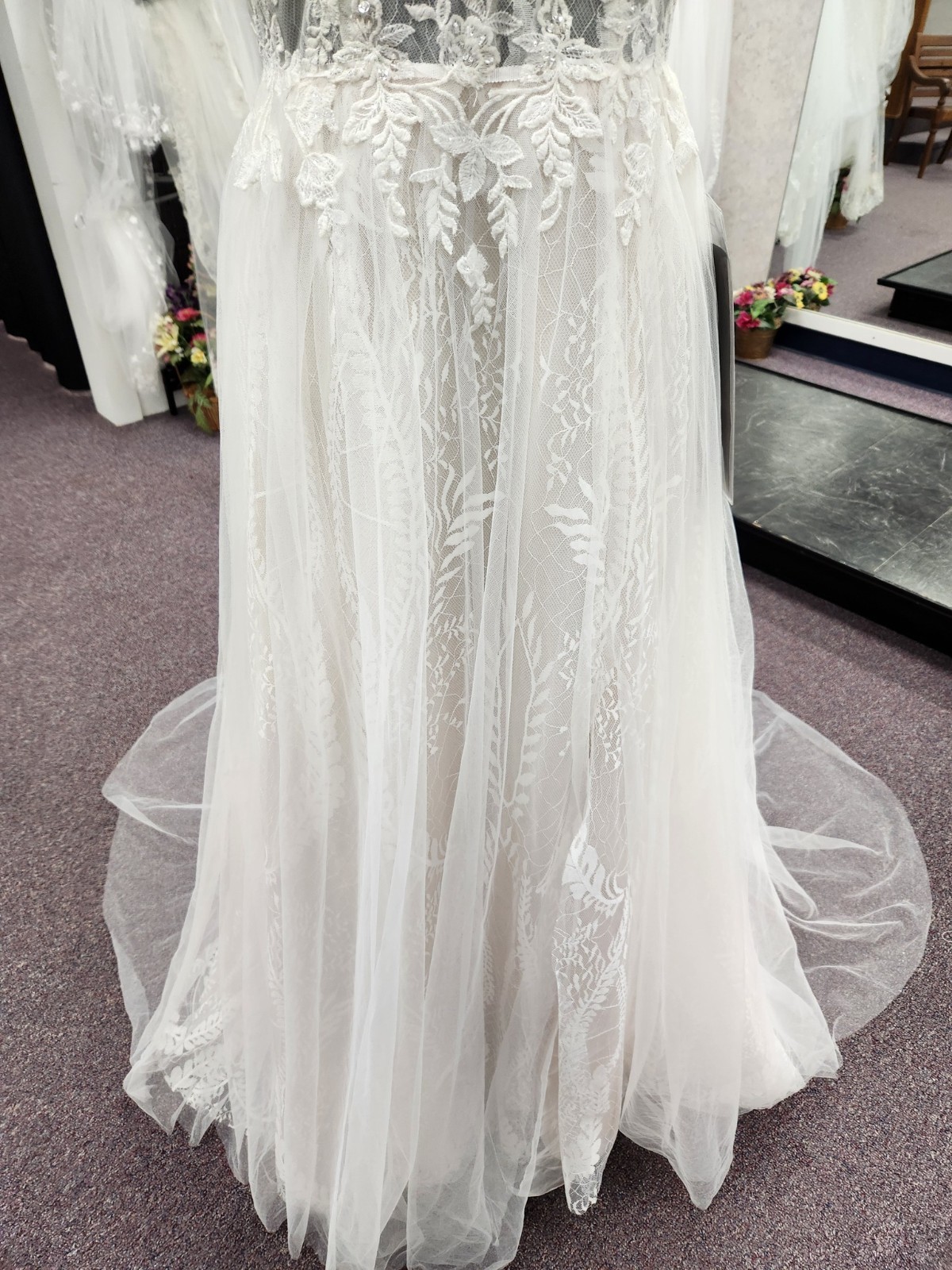 Private Label Shivani Size 8 Ivory/Stone Halter Neck Bridal Gown/Wedding Dress