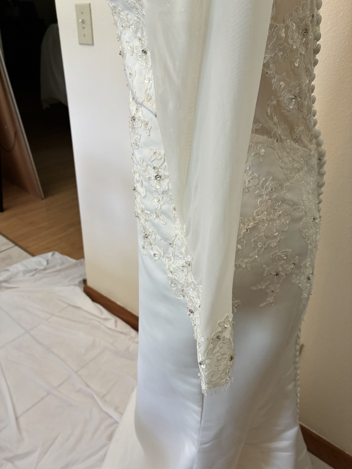 Mary’s Long Sleeves Wedding Gown mermaid sparkle lace/ Ivory / Size 12