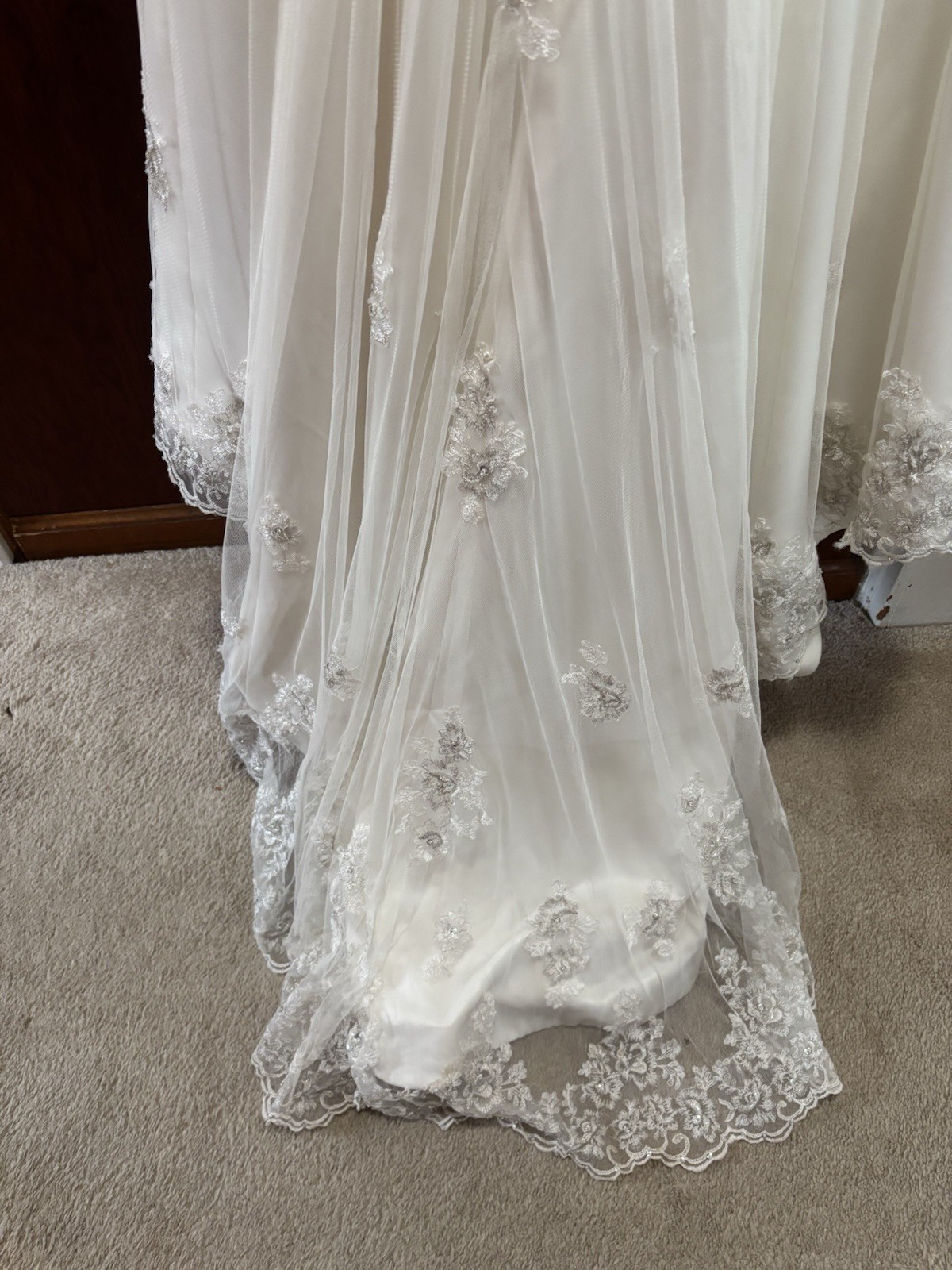 Essense of Australia Size 12 White Bridal Gown V-neck Embellished Bodice Wedding