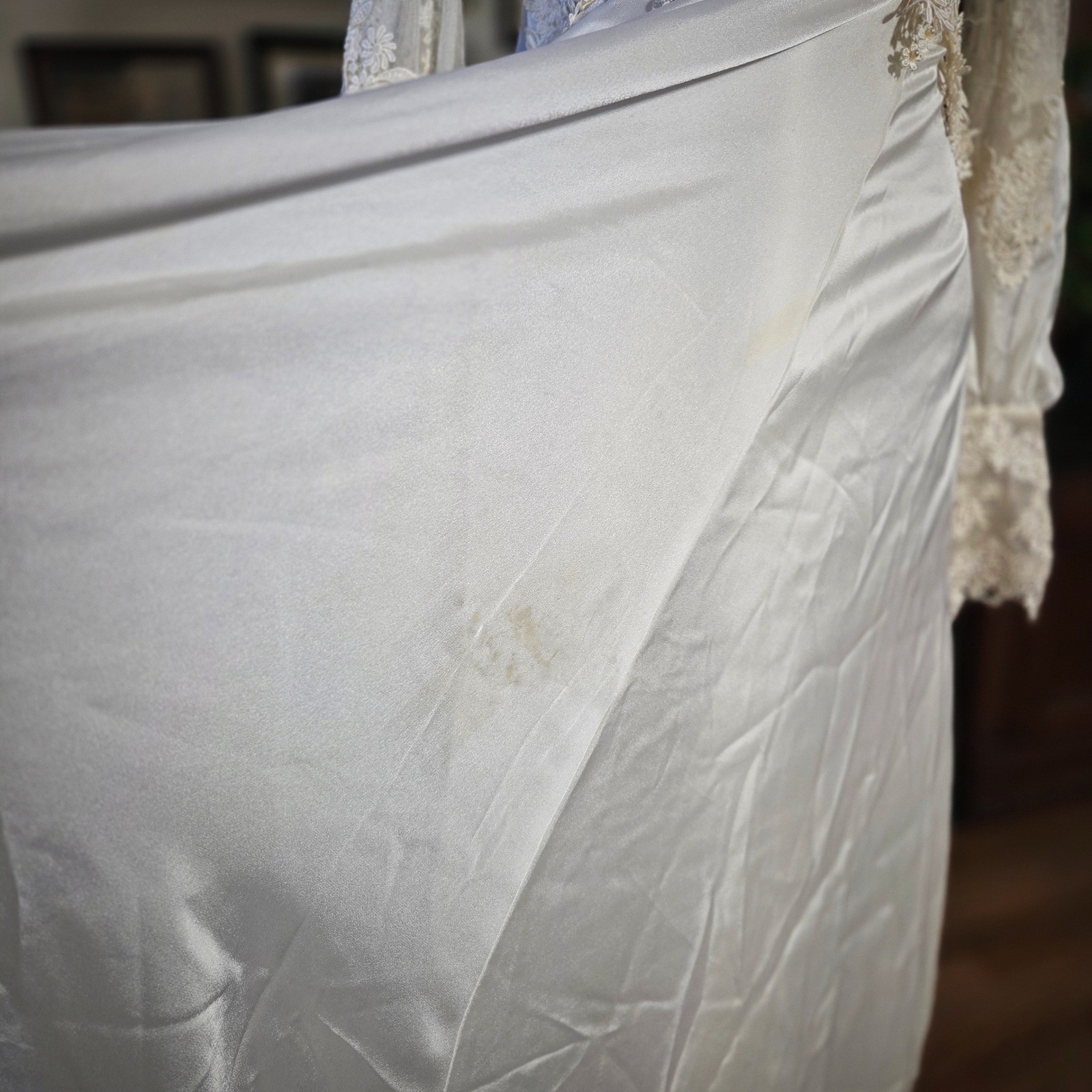 Vintage 70s White Lace High Neck Wedding Dress Long Sleeve Train Bridal Gown