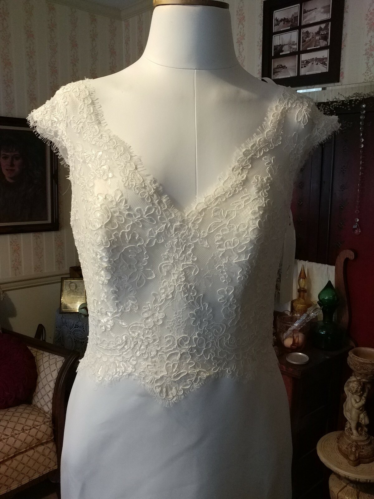 La Sposa Wedding Gown Eiran sz 8 off-white long satin & lace dress