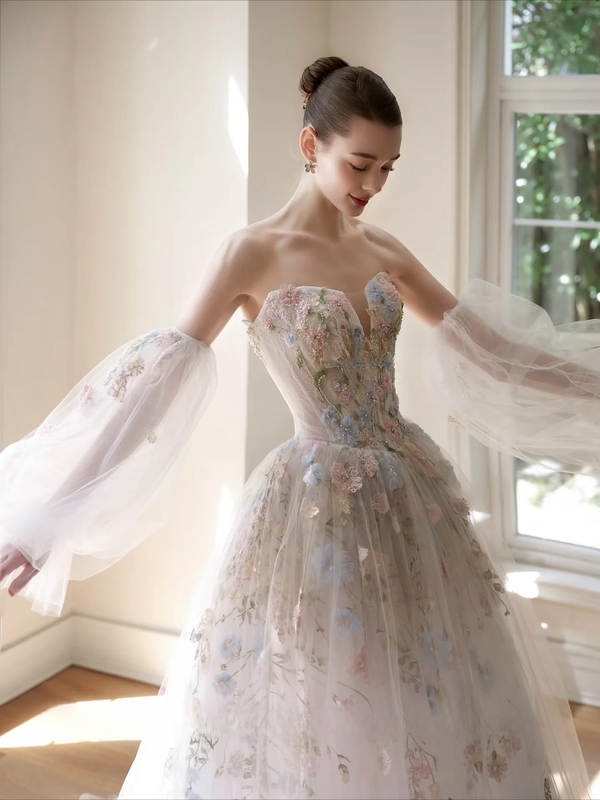 Customize Elegant Tulle Floral Embroidery Wedding Dress V-Neck Detachable Sleeve