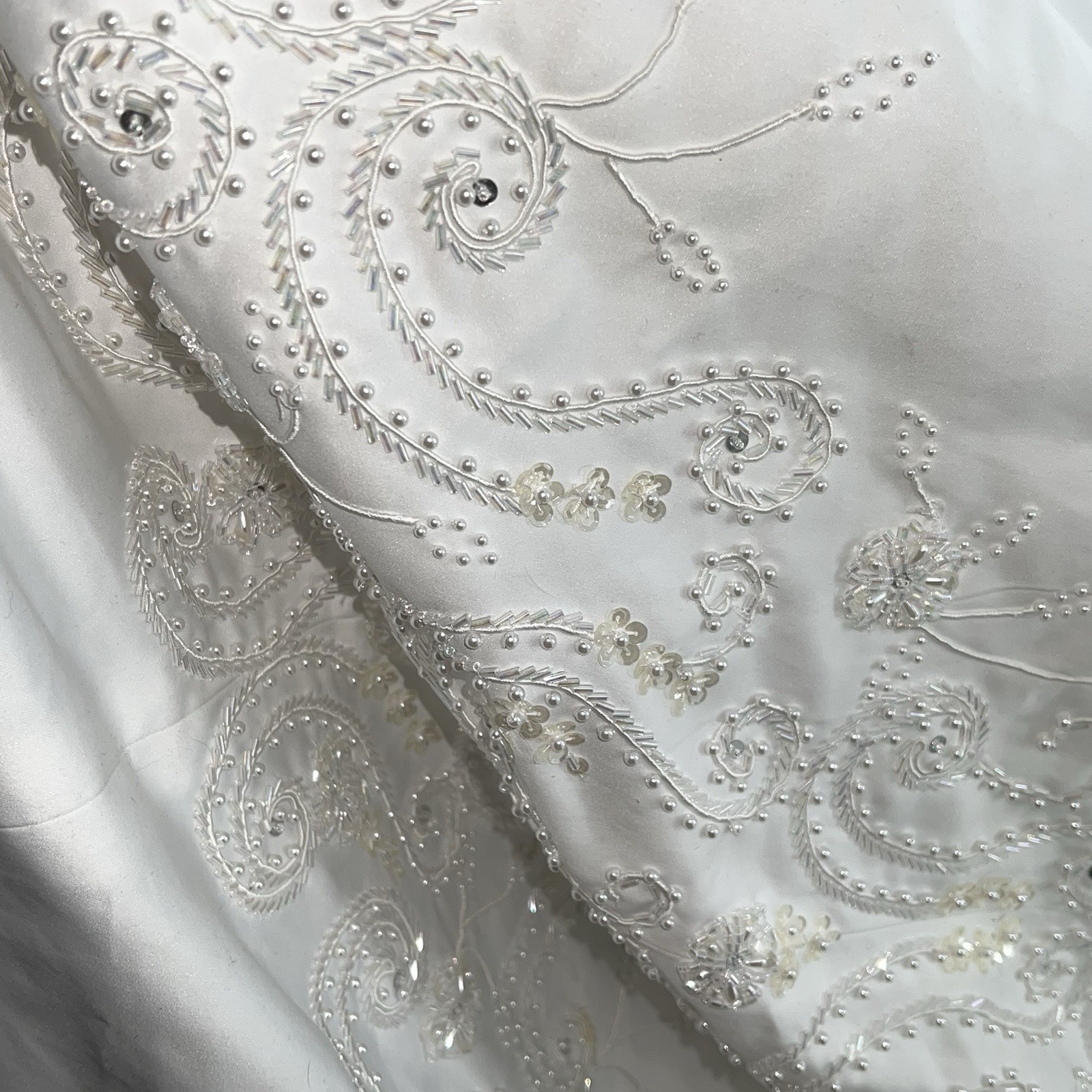 VTG Mary’s Classic 90’s Wedding Gown w/Matching Beaded Wrap & White Veil w/Satin