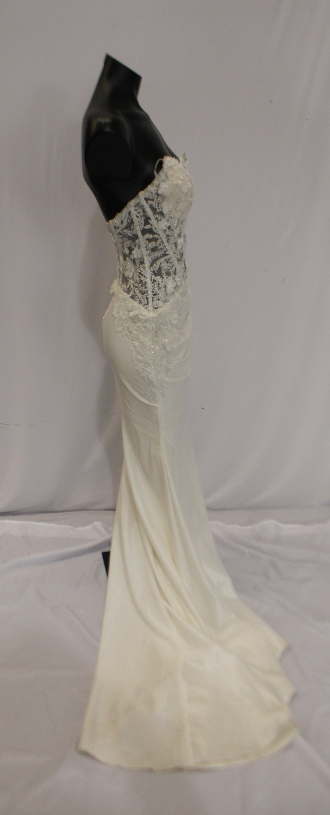 Ladivine Women’s Strapless Fitted Corseted Bridal Gown LB3 Off-White Size 2