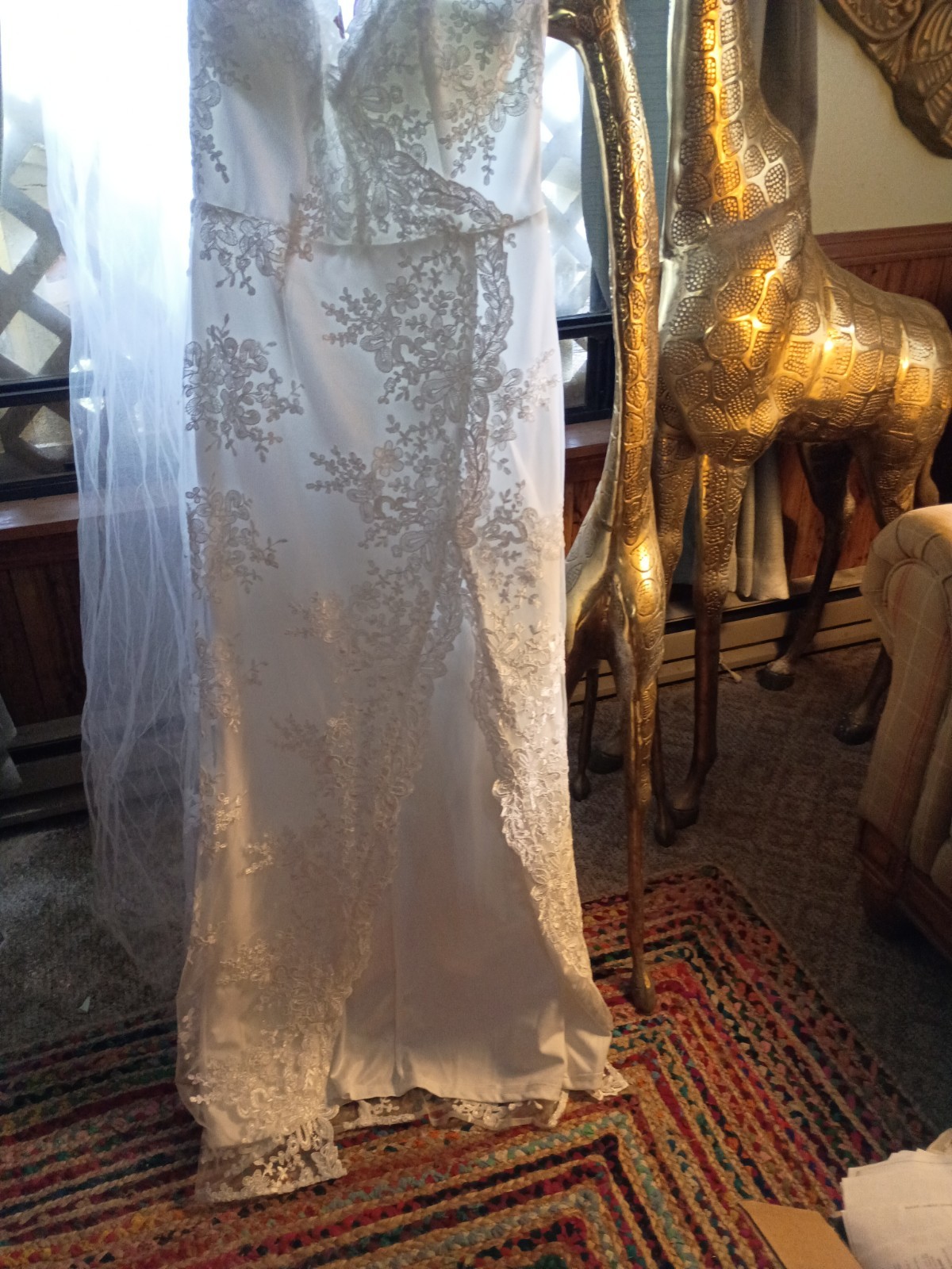 wedding dress S O I E B L U Wedding Dress Medium White Gorgeous pearl white