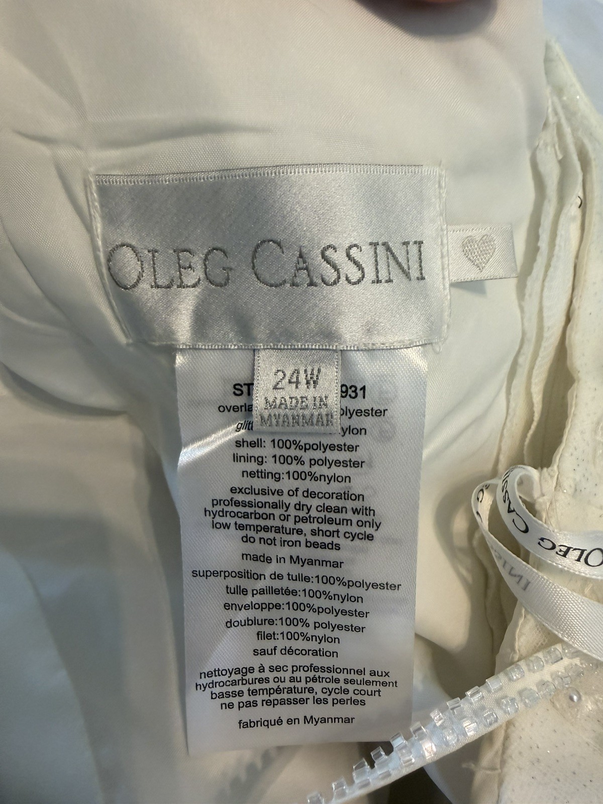 New Oleg Cassini Ivory Wedding Dress Size 24 Never Worn with Tags