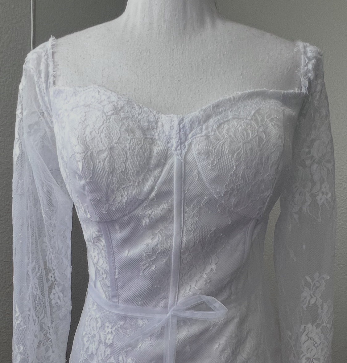 #20-11 White lace satin corset boning off the shoulder mini dress. Size:Small/6