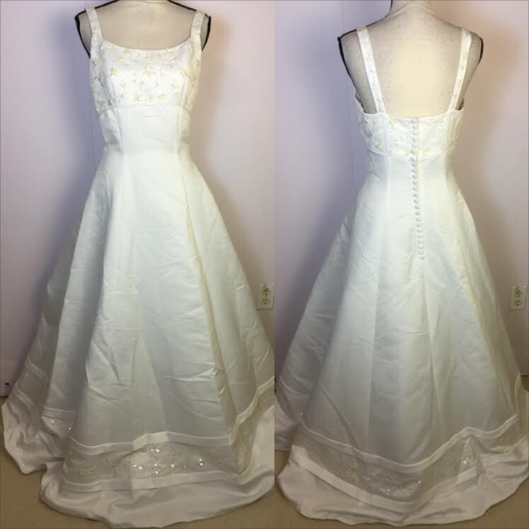 Oleg Cassini Wedding Dress Size 10 Womans White Beaded Sleeveless Ballgown Tulle