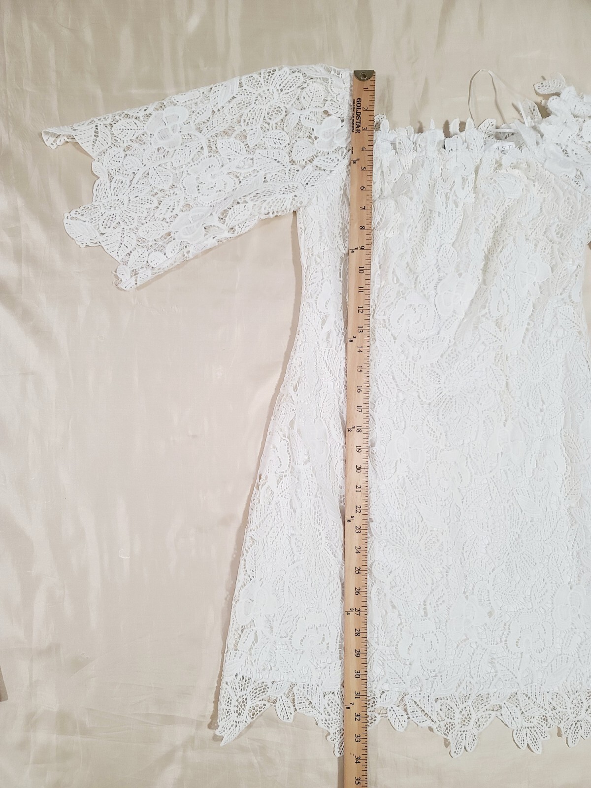 David’s Bridal Wedding Dress Women’s L Off-The-Shoulder Short Lace 3/4 Sleeve