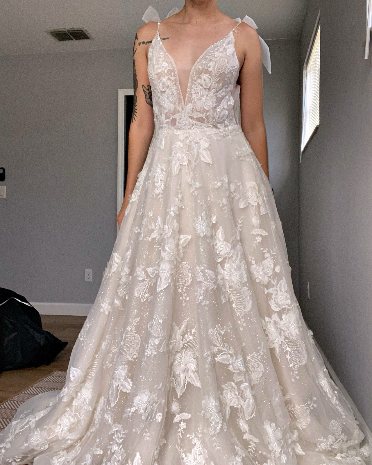 Allure Bridals Helga Ivory Lace A-Line Wedding Dress 12 Plunging Back Train