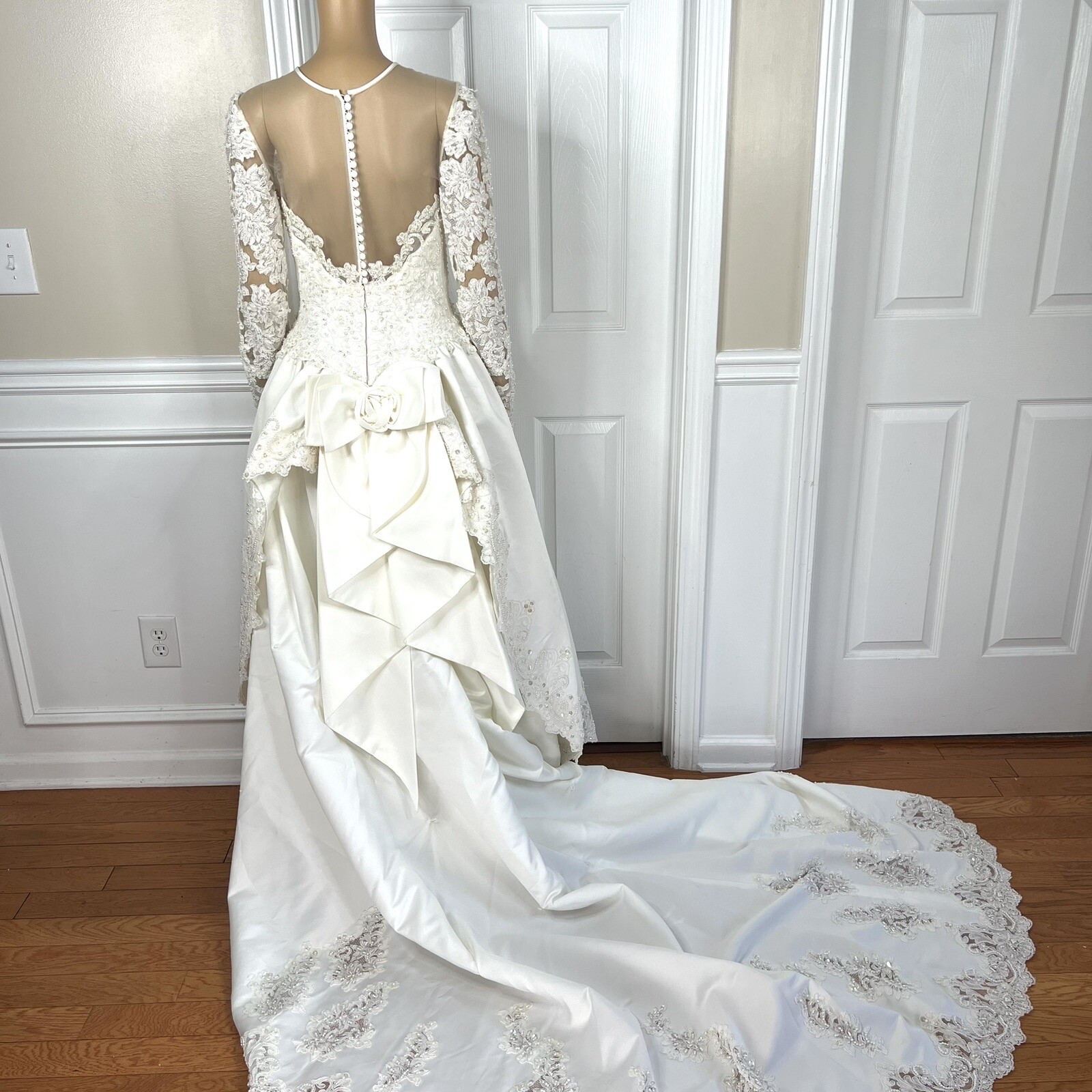 Oleg Cassini Wedding Dress Size 8 Off White Beaded Bodice Long Sleeves Trumpet