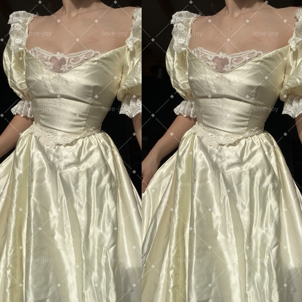 Vintage Ivory Satin Wedding Dresses Off Shoulder Puff Sleeve A-Line Bridal Gowns