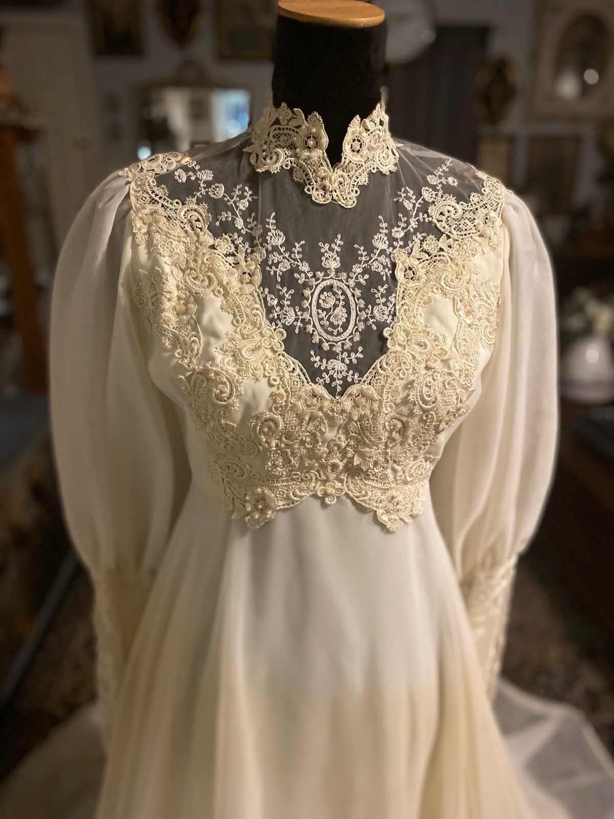 Beautiful 1970s Cream Colored Wedding Dress. Unbranded. (Hem Has Few Spots-Pics)