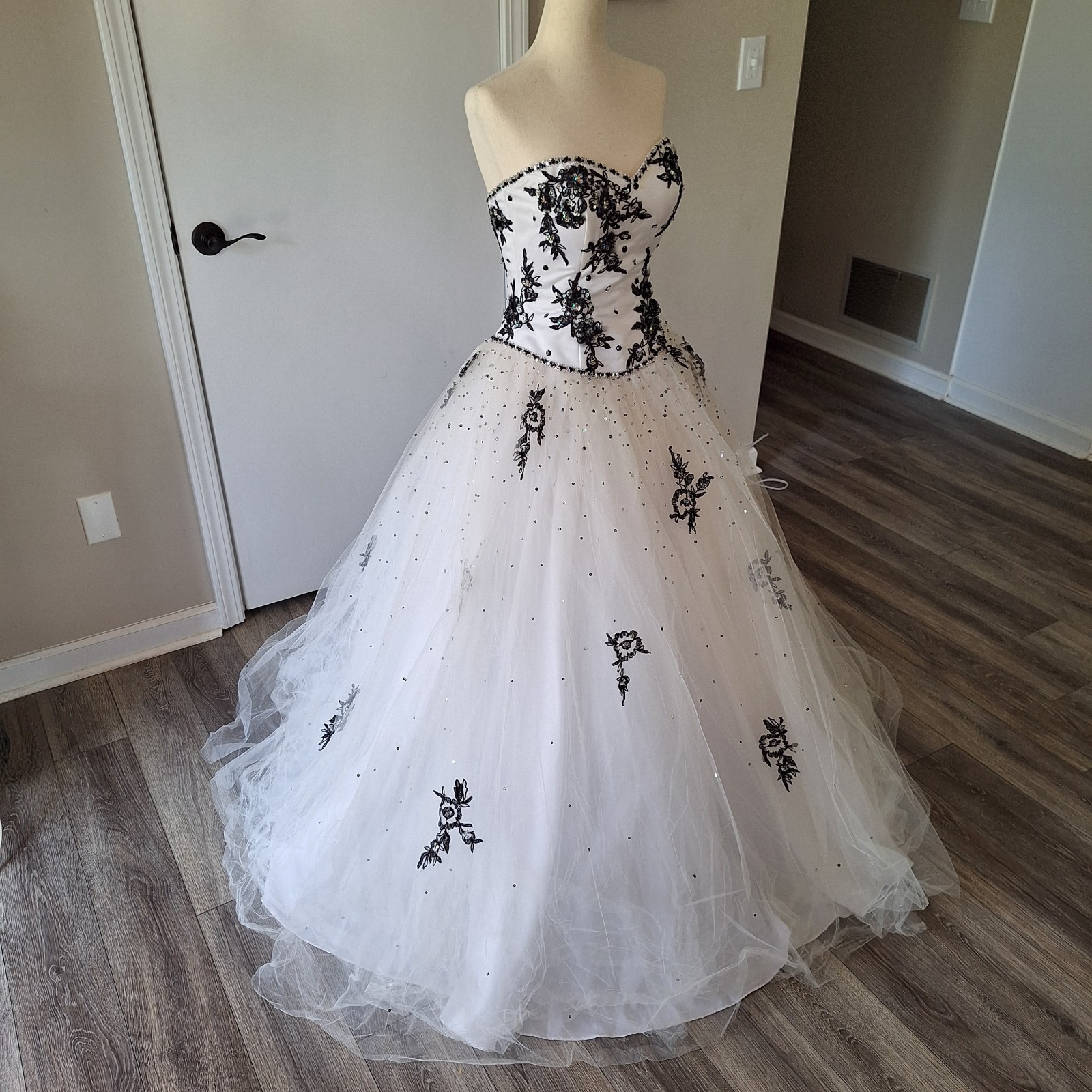 Sz 5/6 Morilee Ball Gown Wedding Dress: Black Embroidery, Corset Back, Tulle