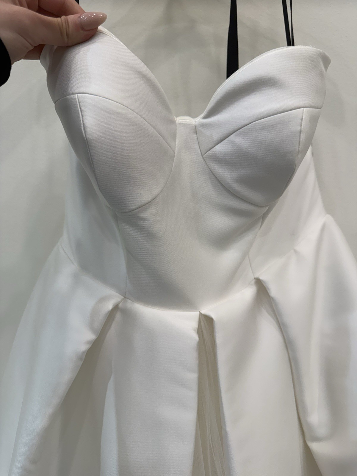 Vera Wang Eyre Size 10 Color off white Retail$3,990