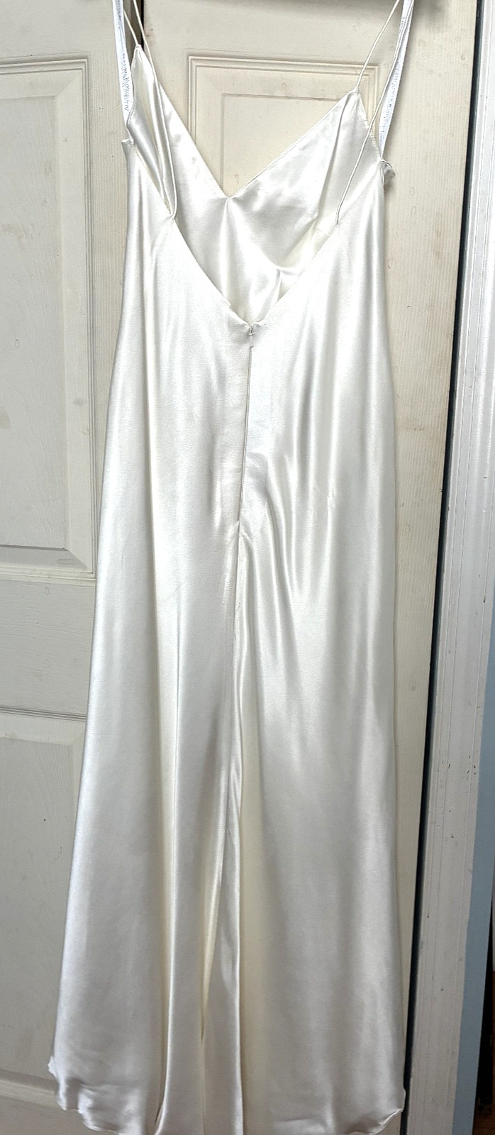 Allure Bridals 2455 Pre-Owned Wedding Dress, solid ivory