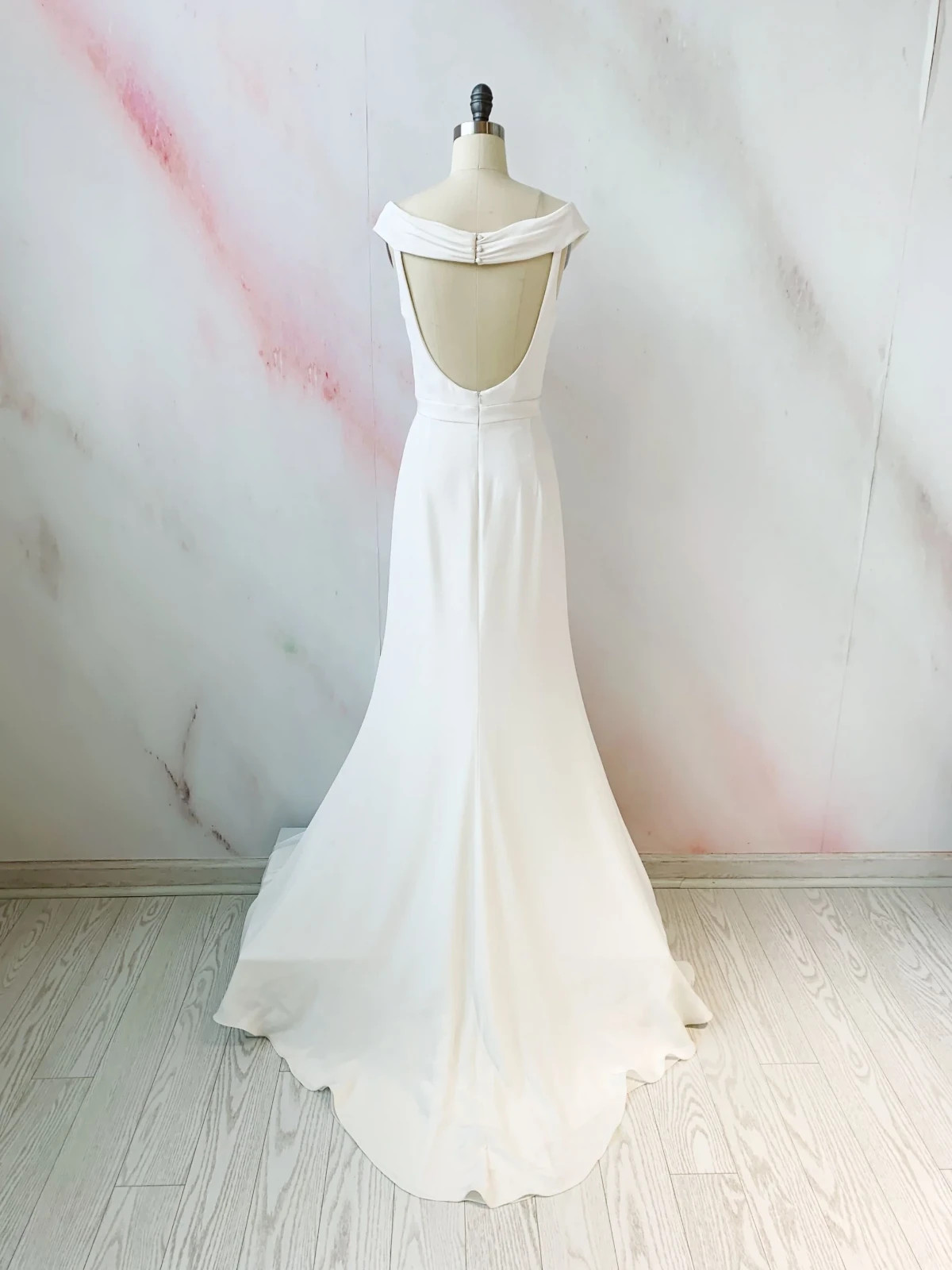 Alexandra Grecco Loren Wedding Dress Gown 8 Off-White Crepe Sheath Slit $2,900