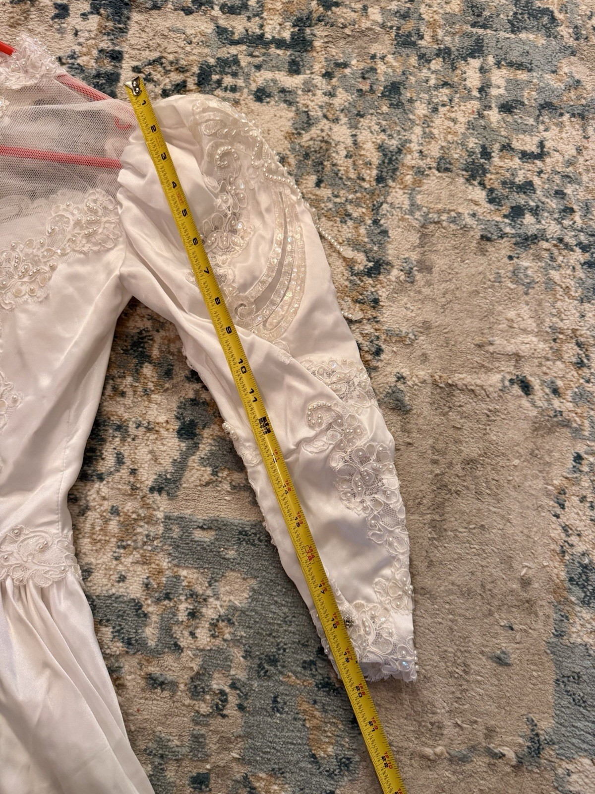 Wedding Dress Unbranded Size 3-4 Beads Bustle Train Sequins Beautiful Off White