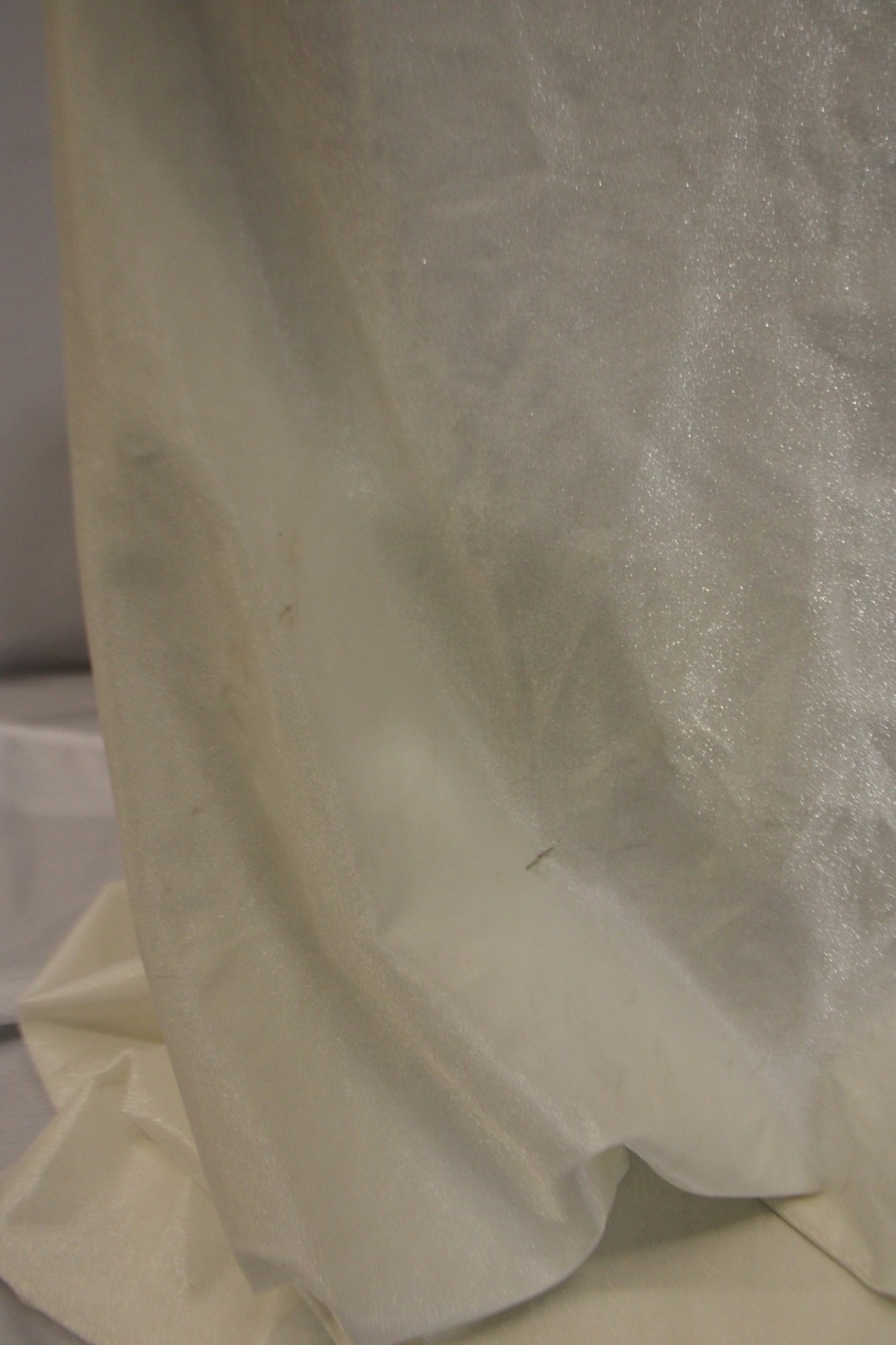 Ladivine Women’s Strapless Fitted Corseted Bridal Gown LB3 Off-White Size 2