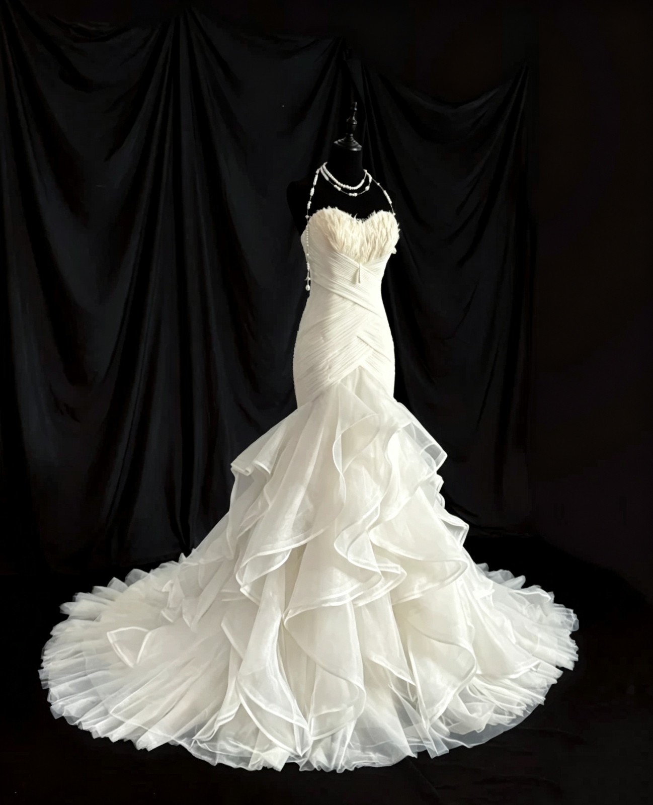 Luxury Mermaid Wedding Dresses Strapless Charming Layered Ruffles Bridal Gowns