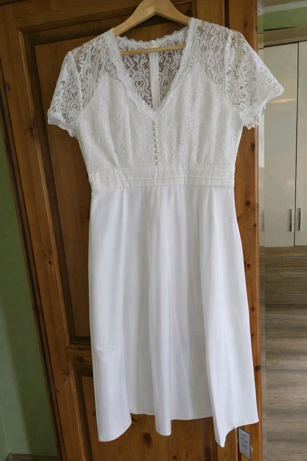 Ladies – Wedding Dress – Unworn – Size 40 – L – NEW – Lace – Beaded – White