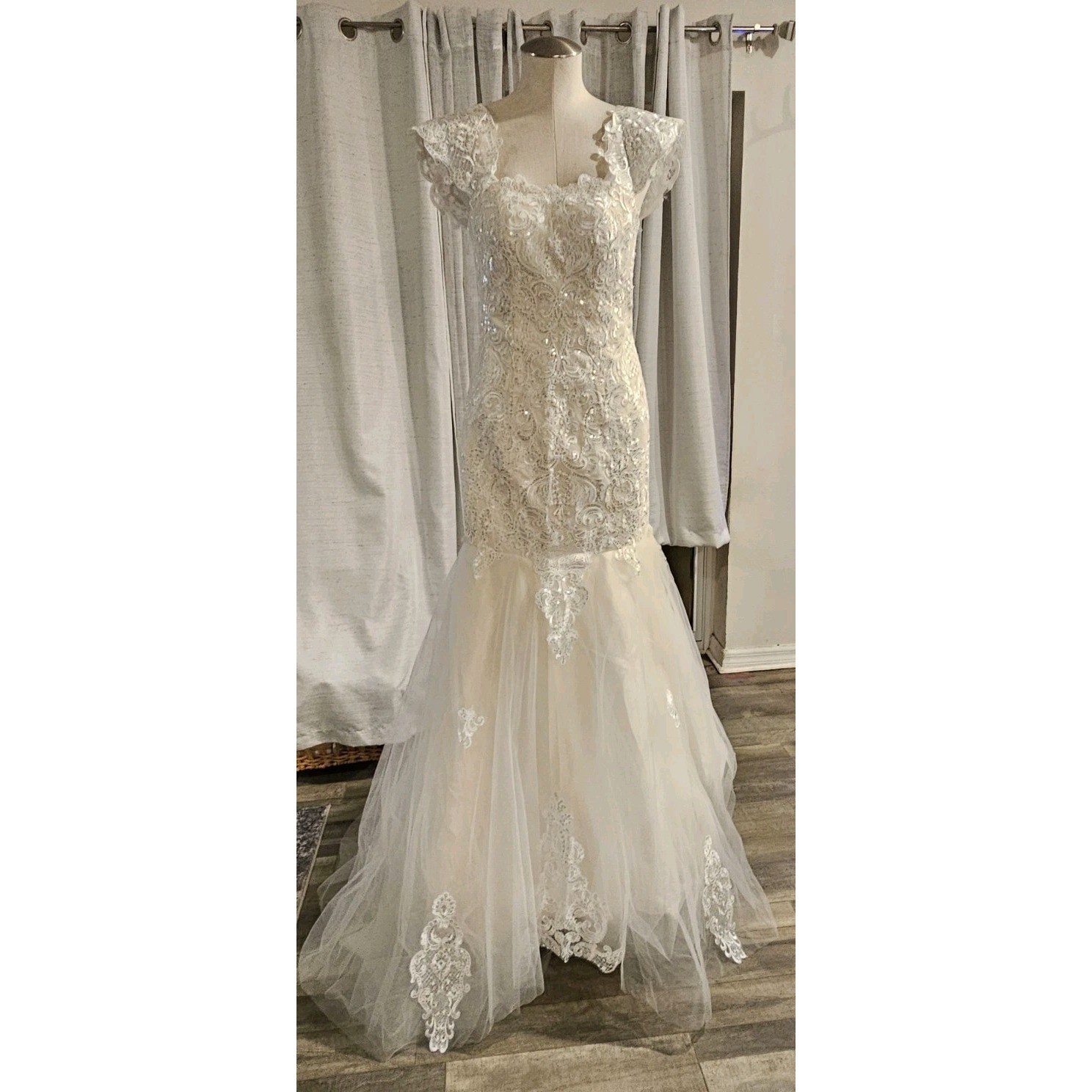 Wedding Dress Size 2 Unbranded Sequined Ivory Off White Adjustable Lace Up NWT