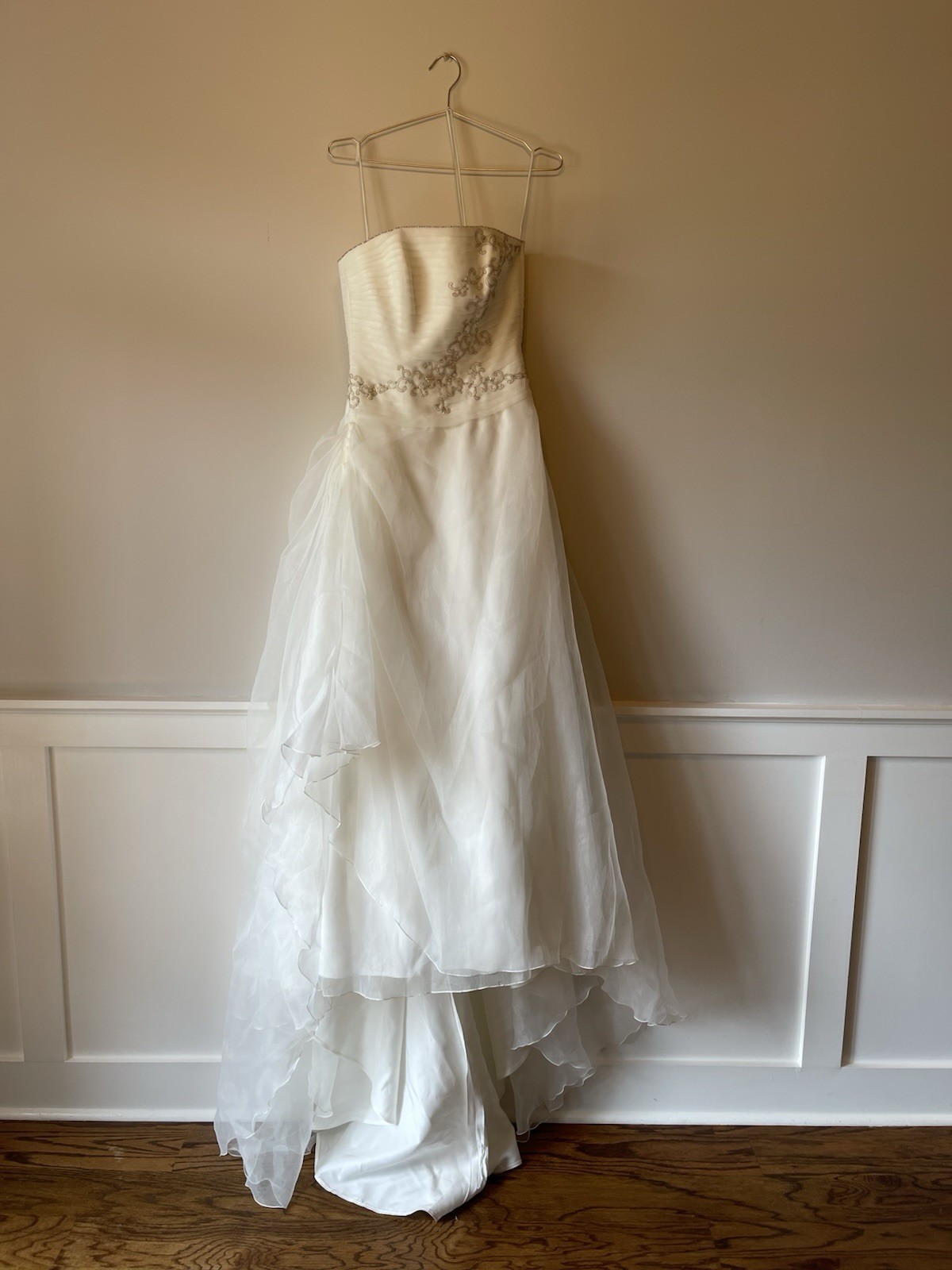 La Sposa Designer Wedding Dress – Strapless High-Low Bridal Gown (Size 10)