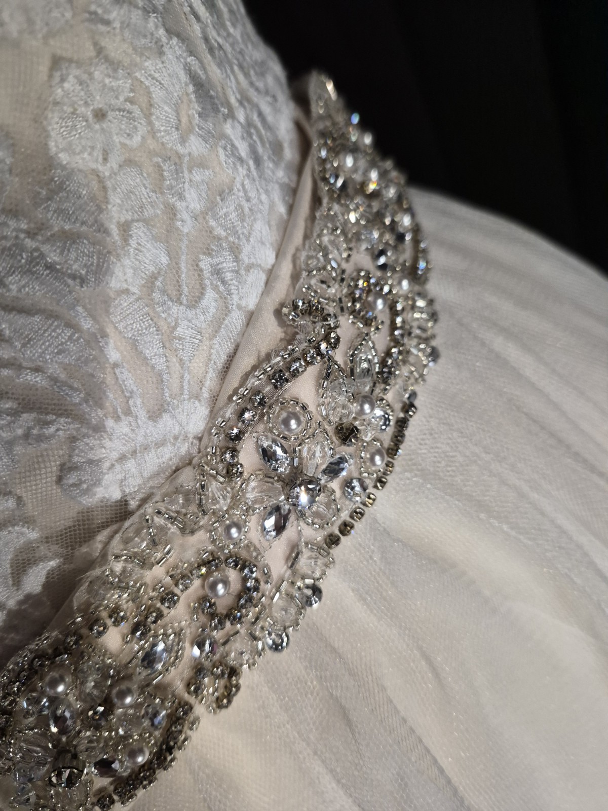 Allure Bridals Wedding Dress 14 Ivory Ballgown Lace Tulle Illusion Crystals