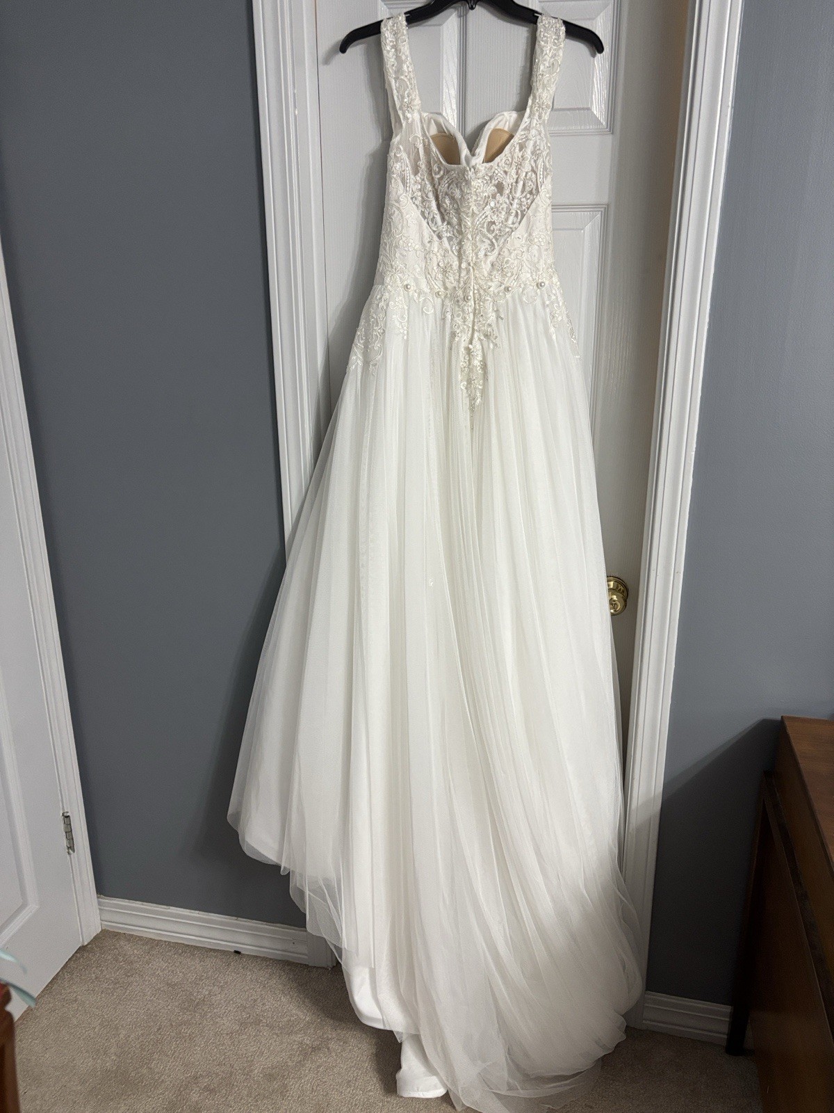 NWT Oleg Cassini CWG729 Off Shoulder Tulle Ballgown Wedding Dress White Size 4
