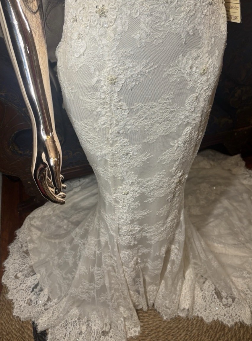 Casablanca Bridal Ivory Lace Fit & Flare Wedding Dress V Neck Size 12