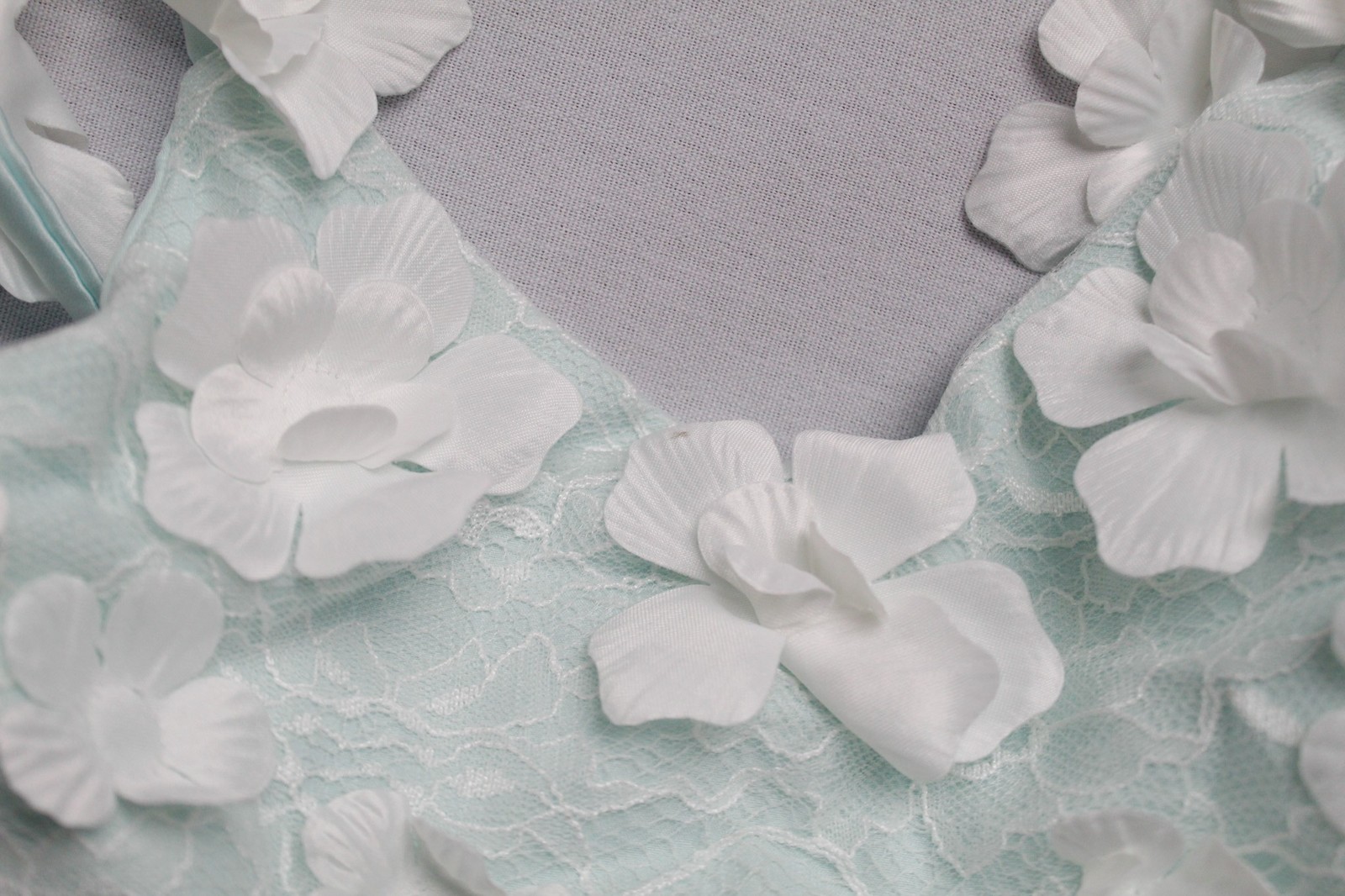 Azazie Girls Sleeveless Celia A-Line Lace Tulle Dress AP2 Sea Glass Size: 7
