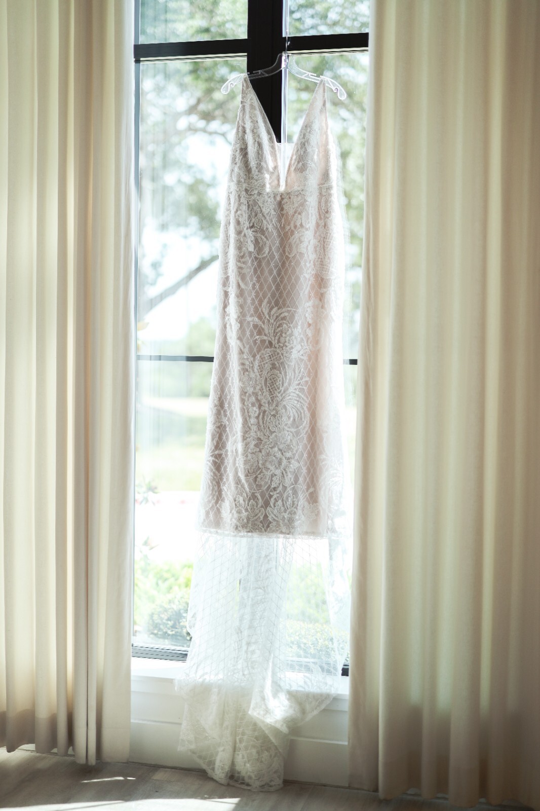Galina signature mermaid wedding dress w/ bustle. Size 14
