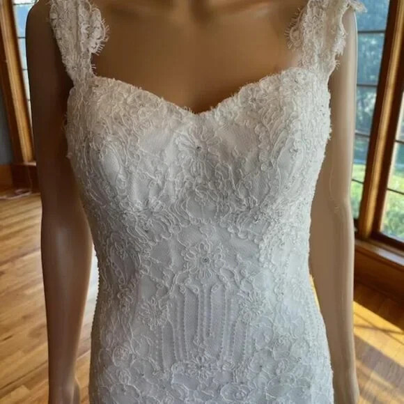 * Martina Liana Iv Lace Sleeveless Fit Flare Bridal Gown Wedding Dress Size 6 8