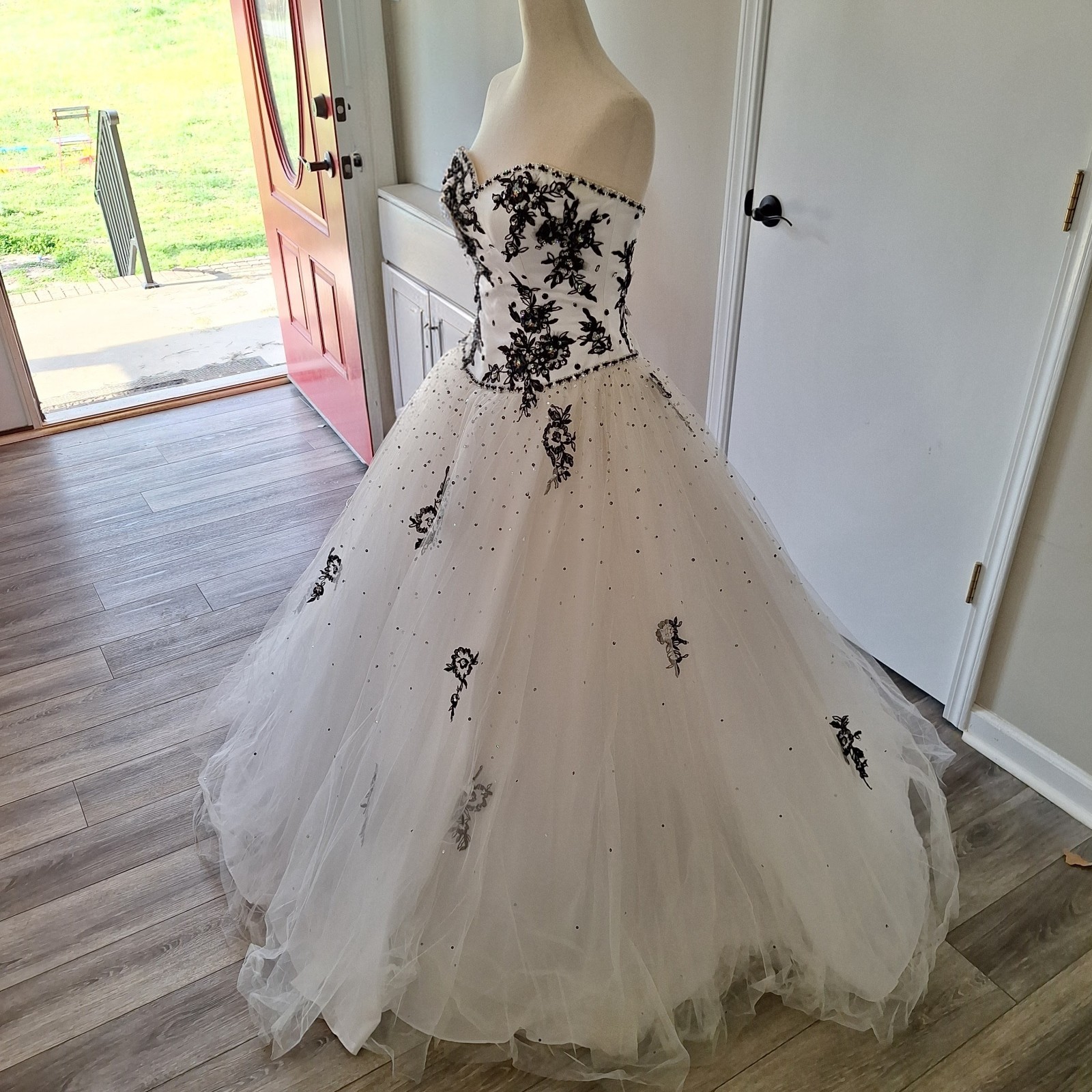Sz 5/6 Morilee Ball Gown Wedding Dress: Black Embroidery, Corset Back, Tulle