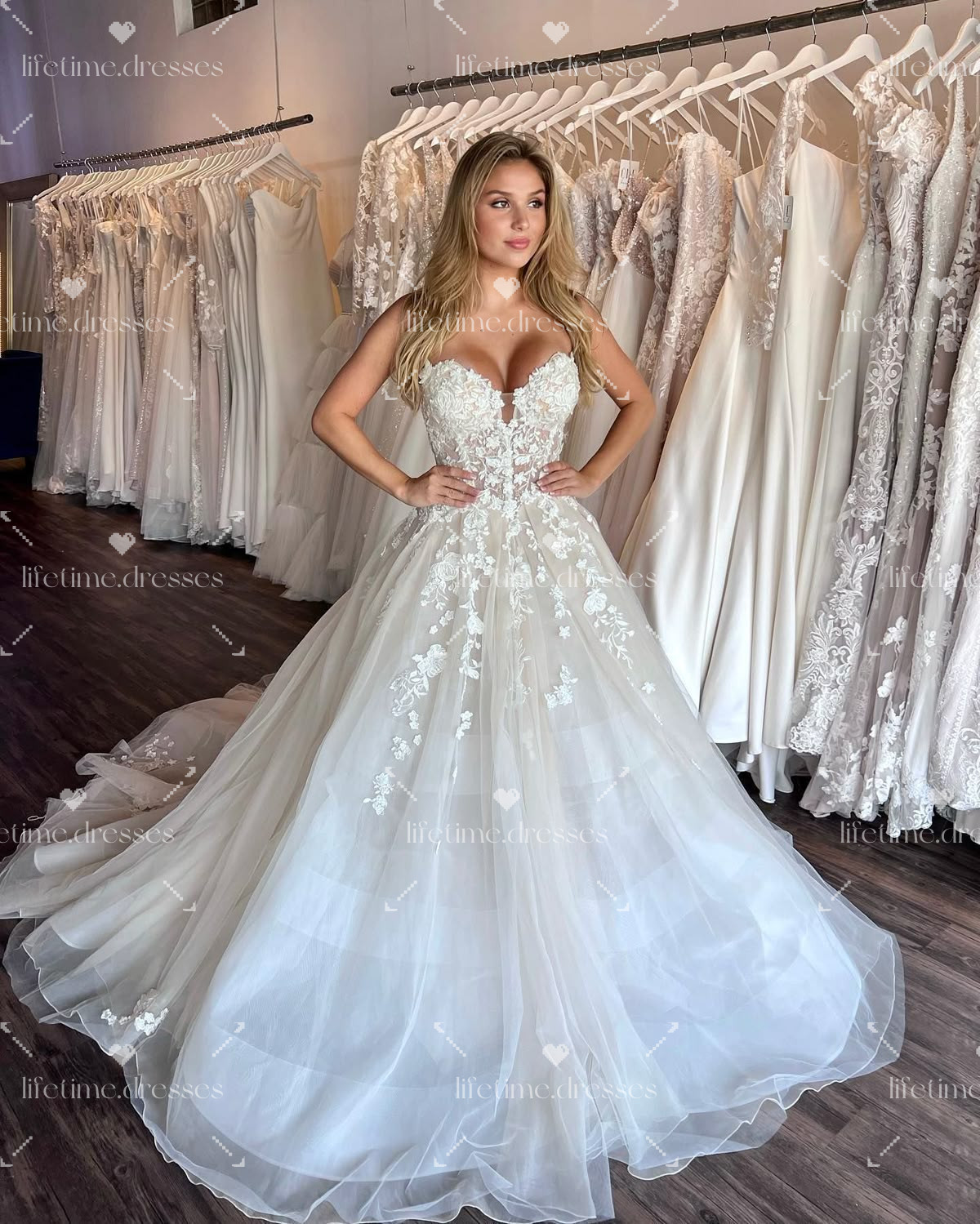 Sleeveless Wedding Dresses Corset Tulle A Line Lace Beach Elegant Bridal Gowns